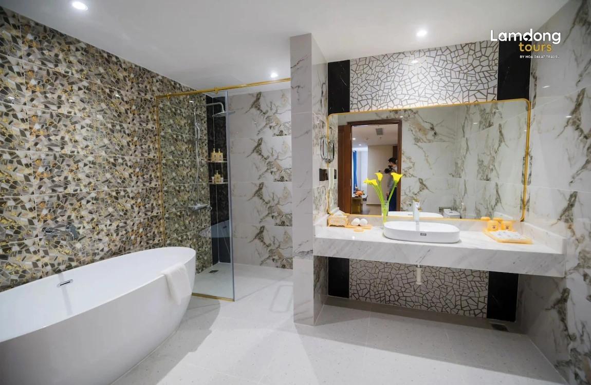 tien-nghi-sandals-mimosa